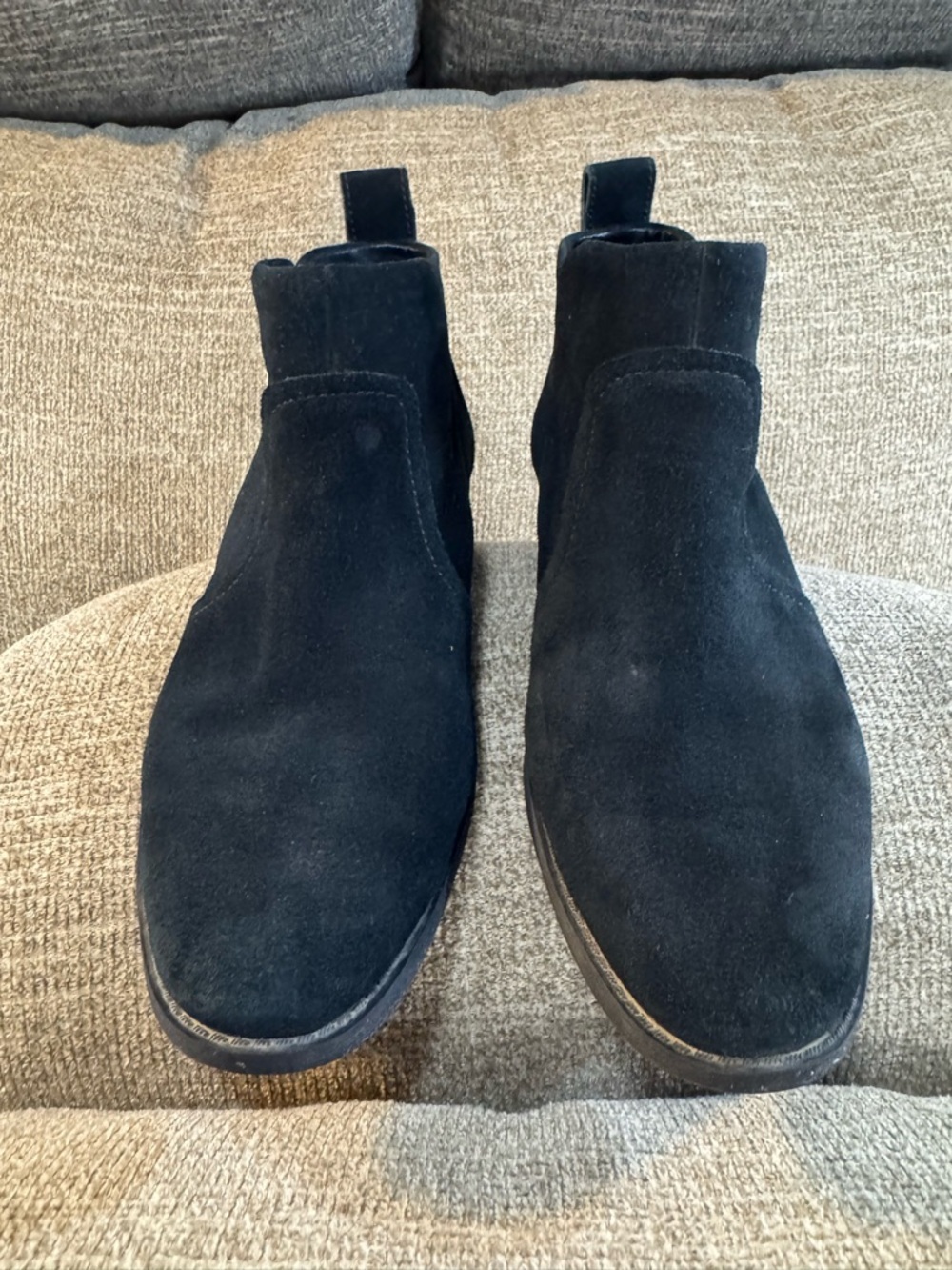 UGG Women's Aureo Black Ankle Boot with Side Zip Size 9 - Picture 3 of 12